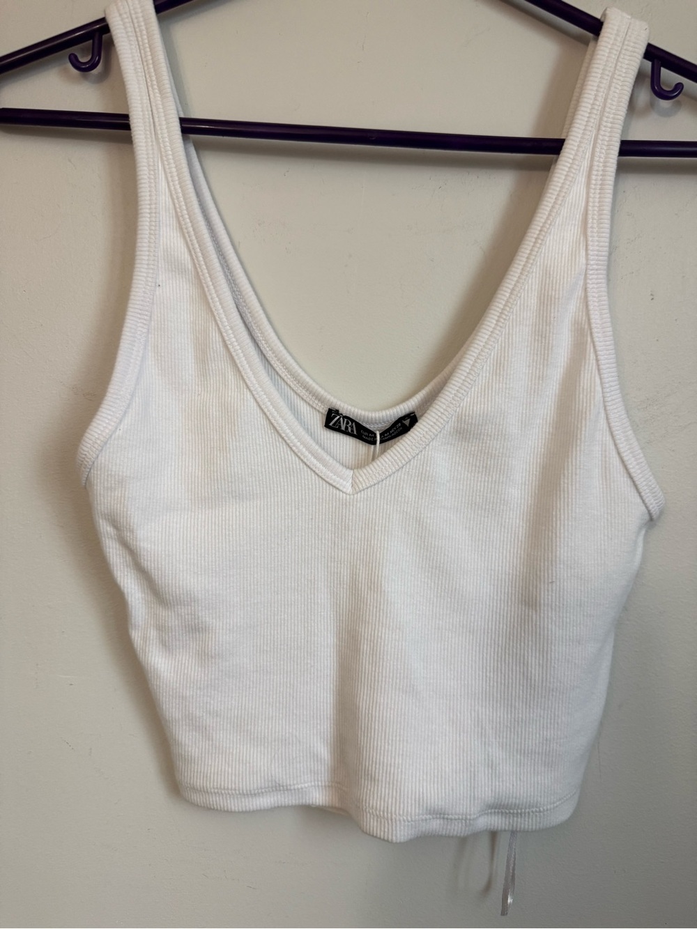 Zara White Ribbed V-Neck Crop Tank